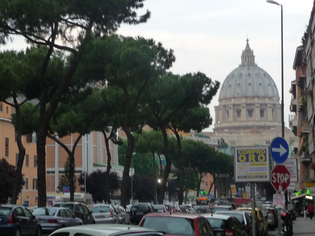 Domus Roma Hotel Bagian luar foto