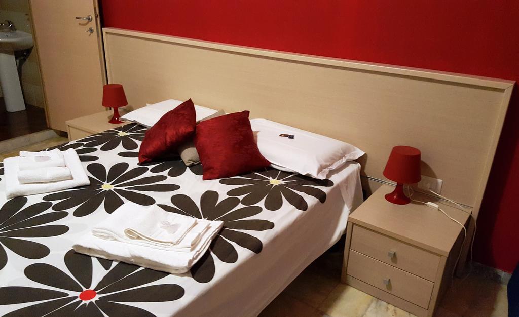 Domus Roma Hotel Bagian luar foto