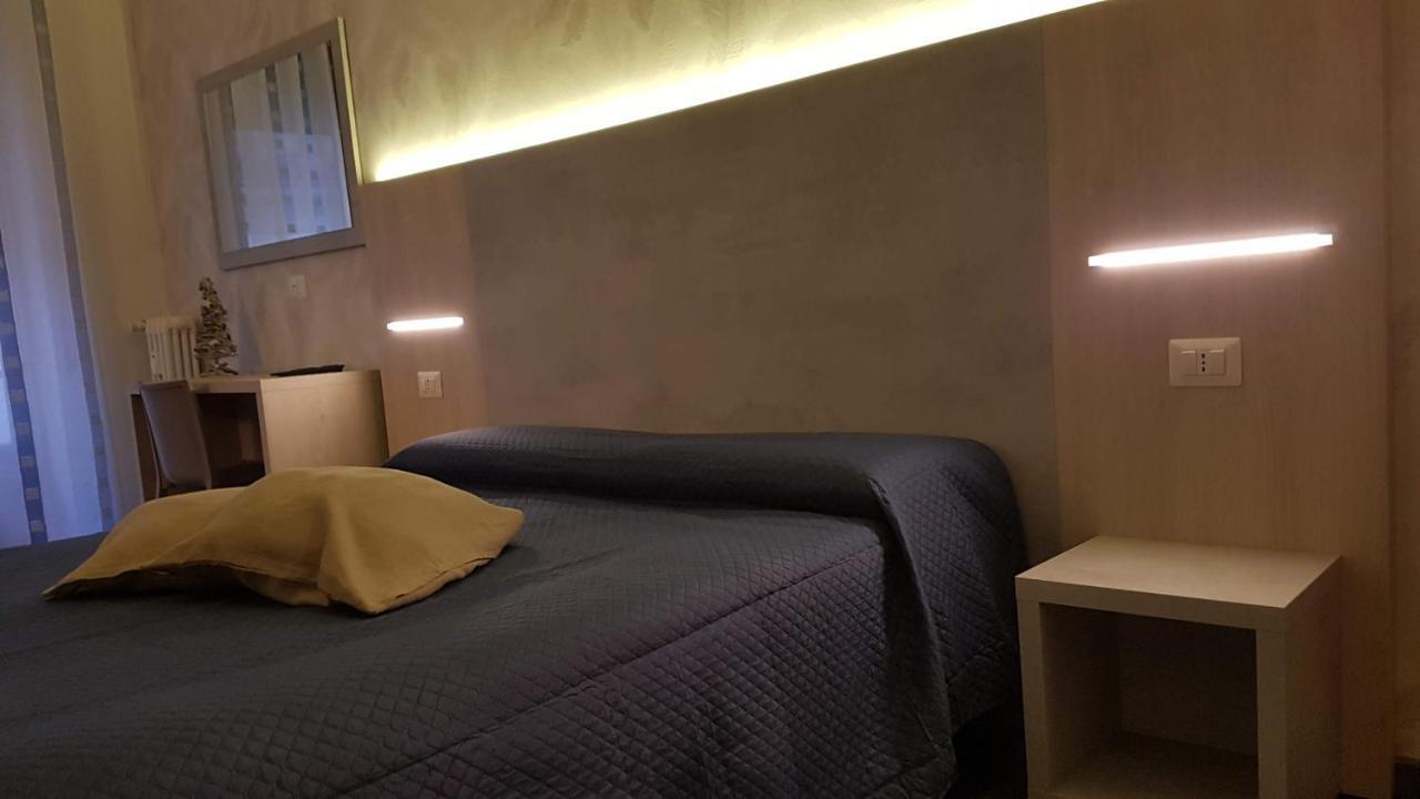 Domus Roma Hotel Bagian luar foto