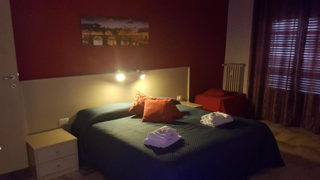 Domus Roma Hotel Bagian luar foto
