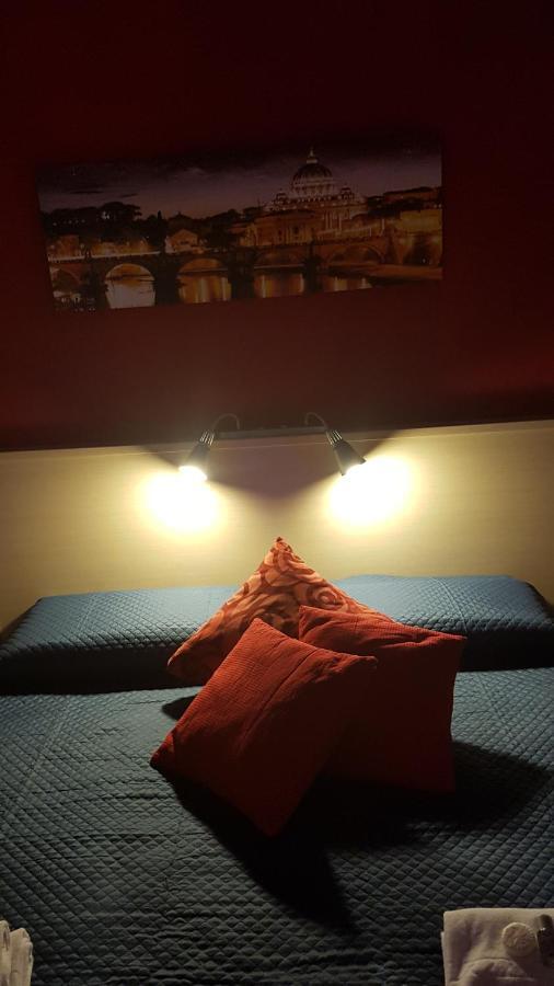 Domus Roma Hotel Bagian luar foto
