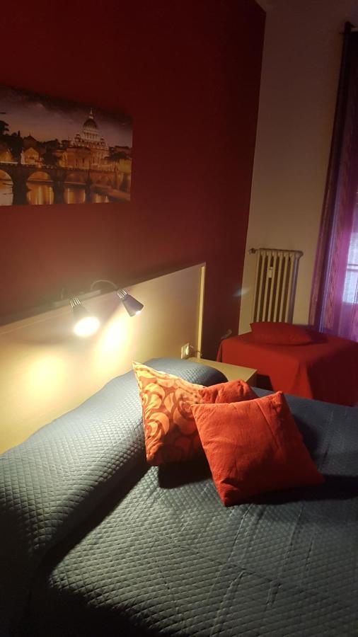 Domus Roma Hotel Bagian luar foto